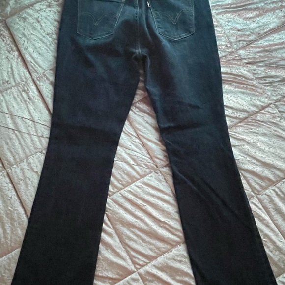 Ladies just like new 515 Levi’s - Picture 2 of 4